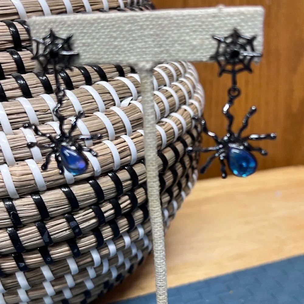 NEW Chic Spider Web & Moonstone Drop Earrings #JW21